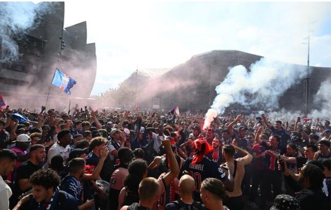 PSG vô địch FIFA Club World Cup: Sôi động ở New York, trầm lắng ở Paris